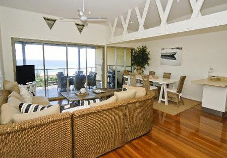 Claytons On Cylinder Beach Front Apartments - South Australia Travel 1