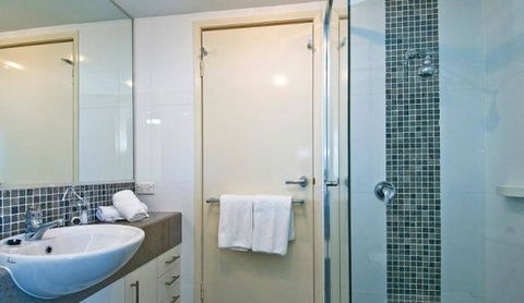 Aqualine Apartments - South Australia Travel 4
