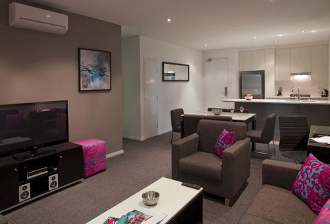 Meriton Serviced Apartments Southport - South Australia Travel 1