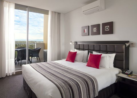 Meriton Serviced Apartments Southport - South Australia Travel 5