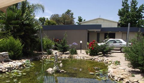 Golden Leaf Motel - South Australia Travel 1