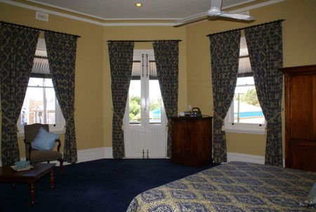 The York Heritage Hotel And Terraces - South Australia Travel 1