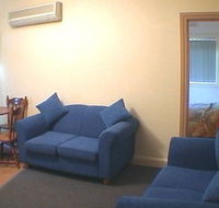 Hampton Court Apartments - South Australia Travel