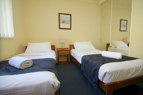Blue Water Bay Luxury Villas - South Australia Travel 6