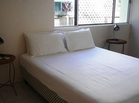 Champagne Apartments - South Australia Travel 3