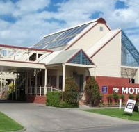 Riverboat Lodge Motor Inn - South Australia Travel