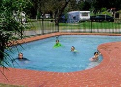 Swan Hill Riverside Caravan Park - South Australia Travel 3