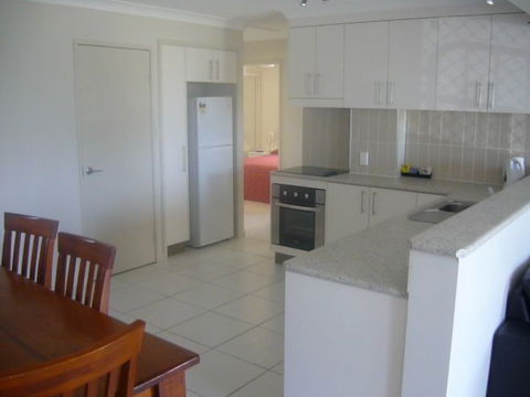 L'Amor Holiday Apartments - South Australia Travel 3