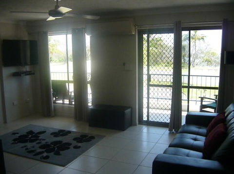 L'Amor Holiday Apartments - South Australia Travel 4