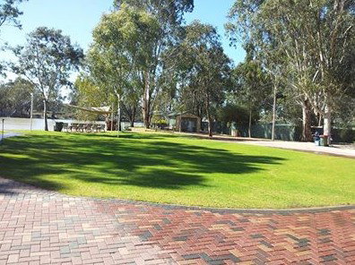 Riverside Holiday Park Blanchetown - South Australia Travel 1