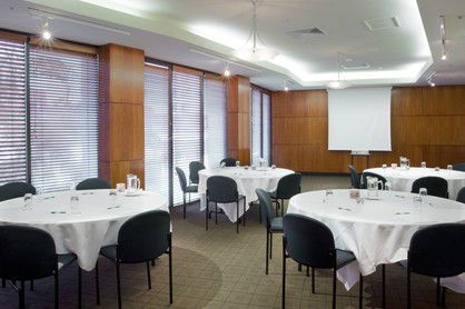 Holiday Inn Darwin Hotel - South Australia Travel 1