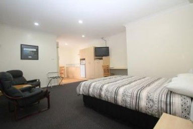 Lakeview Motor Inn - South Australia Travel 1