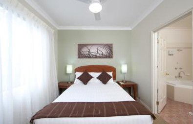 Pokolbin Hills Chateau Resort - South Australia Travel 1