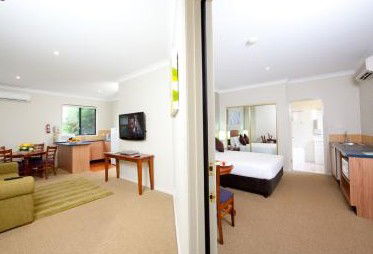 Pokolbin Hills Chateau Resort - South Australia Travel 2