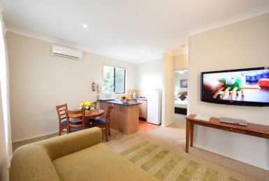 Pokolbin Hills Chateau Resort - South Australia Travel 3