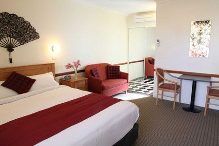 3 Explorers Motel - South Australia Travel 3