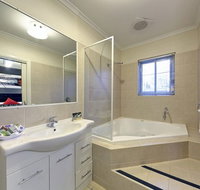 Comfort Inn And Suites Georgian Albury - South Australia Travel
