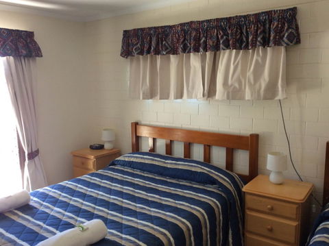 Cleveland Visitor Villas Motel & Shailer Park Garden Villas - South Australia Travel 4