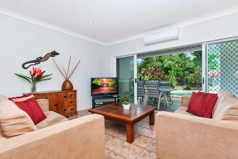 The Villas Palm Cove - South Australia Travel 1