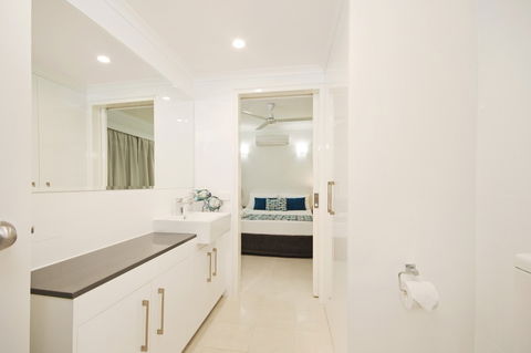 Marlin Waters Beachfront Apartments - South Australia Travel 6