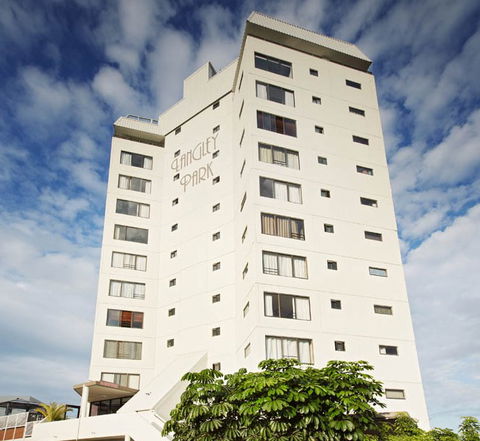 Langley Park Holiday Apartments - South Australia Travel 0