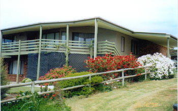 Currawong Holiday Home - South Australia Travel 0