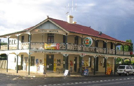 Royal Hotel Mandurama - South Australia Travel 0