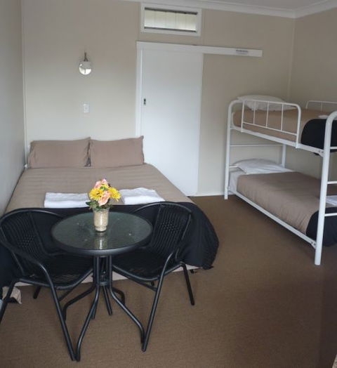 Blackboy Tree Motel - South Australia Travel 1