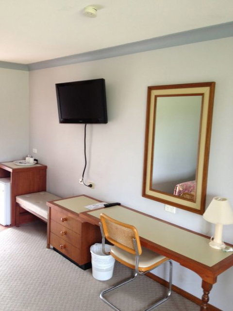 Town & Country Motor Inn Forbes - South Australia Travel 1