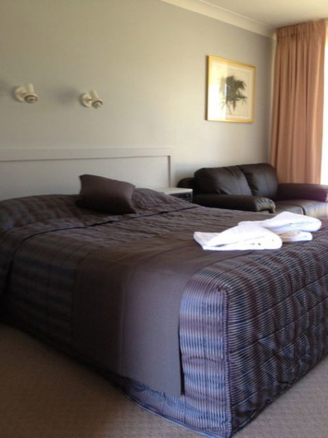 Town & Country Motor Inn Forbes - South Australia Travel 3