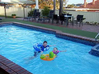 Capri Apartments - South Australia Travel 5