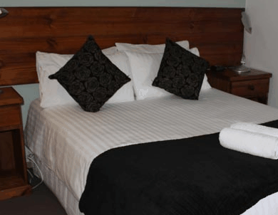 Tullah Lakeside Chalets - South Australia Travel 1