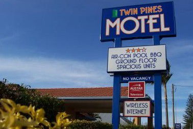 Twin Pines Motel - South Australia Travel 3