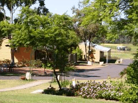 Helidon Natural Springs Spa Resort Motel - South Australia Travel