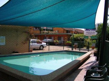 Lake Front Motel - South Australia Travel 3