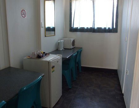 Cool Palms Motel - South Australia Travel 0