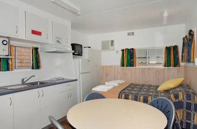 Pyramid Caravan Park - South Australia Travel 3