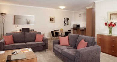 Ringwood Royale Apartment Hotel - South Australia Travel 0