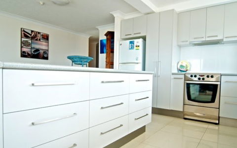 SURFERS CHALET HOLIDAY APARTMENTS - South Australia Travel 3
