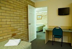 Starlight Motor Inn - South Australia Travel 0