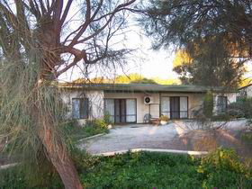 Coffin Bay Beach Units - South Australia Travel 0