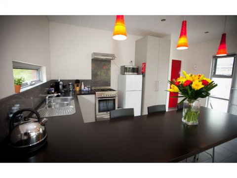 Hanover Bay Studio Apartments - South Australia Travel 1