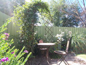 Robyn's Nest Country Cottages - South Australia Travel 0
