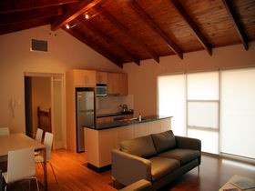 Ethelton Serviced Apartments - South Australia Travel 0