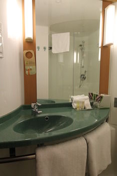 Ibis Newcastle - South Australia Travel 1