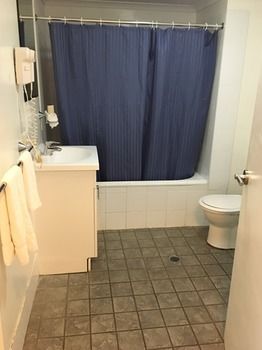 Waldorf The Entrance Serviced Apartments - South Australia Travel 7