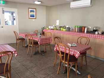 Waldorf The Entrance Serviced Apartments - South Australia Travel 17