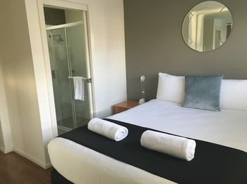 Waldorf The Entrance Serviced Apartments - South Australia Travel 33