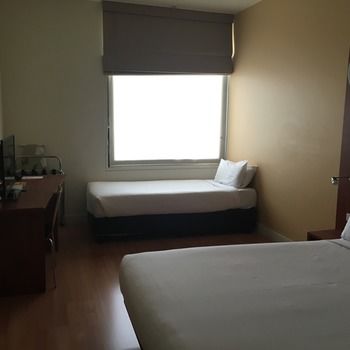 Ramada Encore Dandenong - South Australia Travel 13