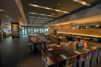 Alpha Hotel Eastern Creek - South Australia Travel 24